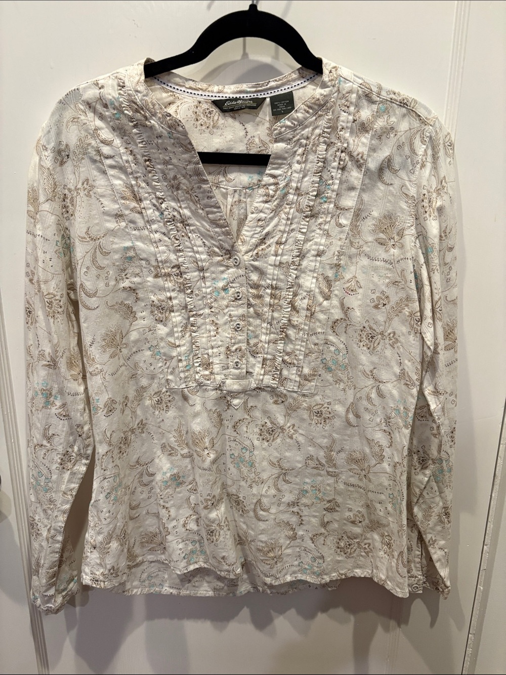 Eddie Bauer Cream Floral Pintuck Button-Down Blouse BN512